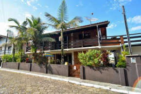 Casarão c/ Terraço, 150m da Praia em Itajubá P2354